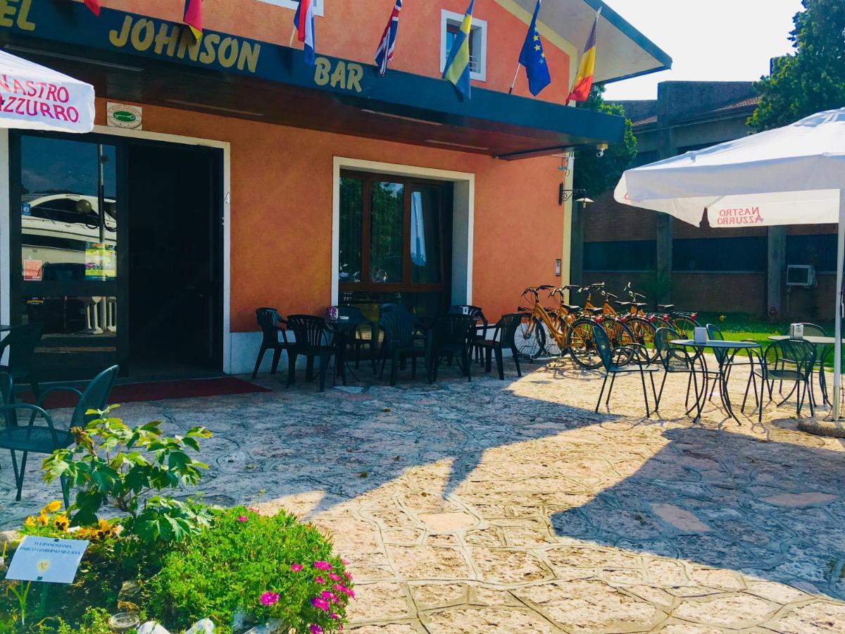 פסקיארה דל גארדה Hotel Johnson מראה חיצוני תמונה